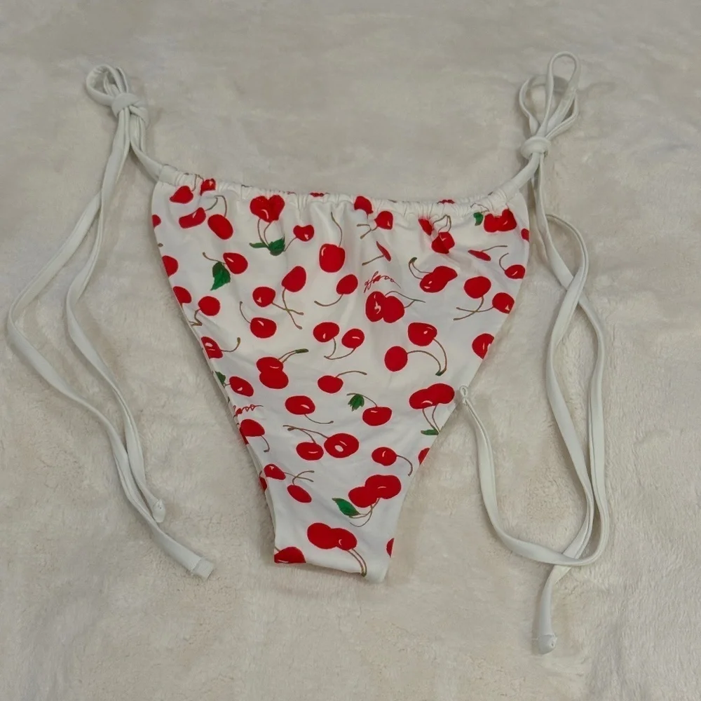 Frankies Bikinis new without